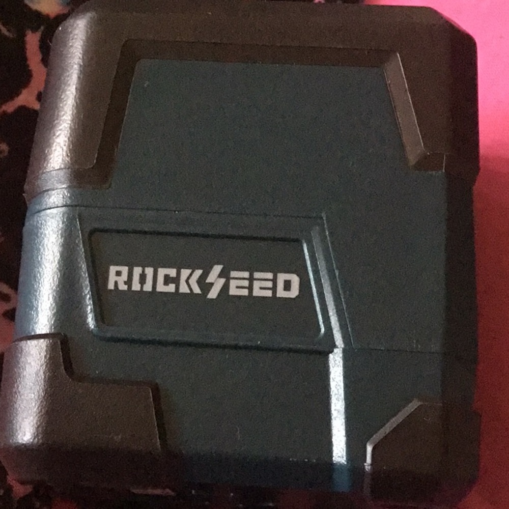 Self leveling laser level ~ ROCKSEED ~Cross-line ~  New